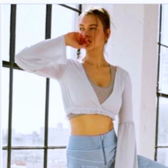 Free People Tops - FREE PEOPLE LARGE MOVIN ON UP CROP NWT